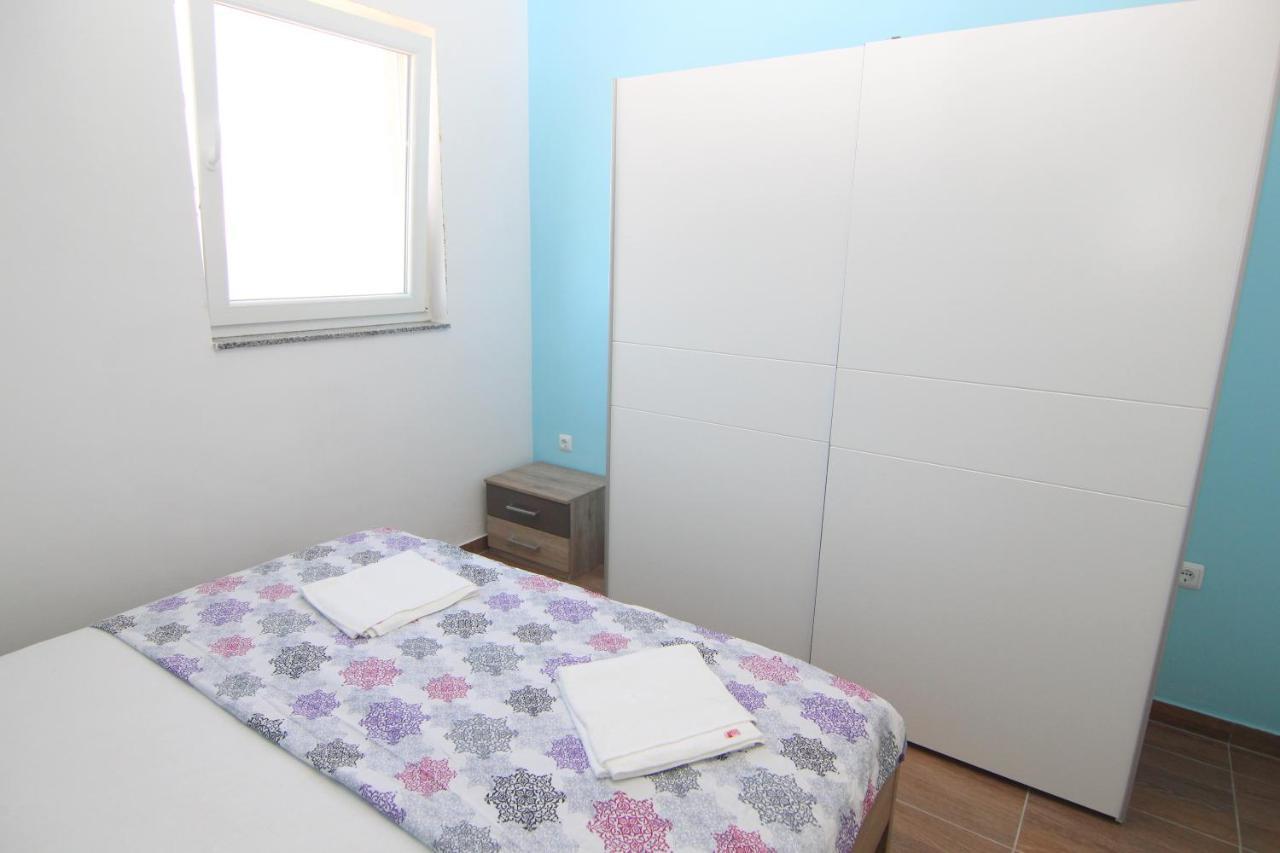 Apartments Ljubic パグ エクステリア 写真